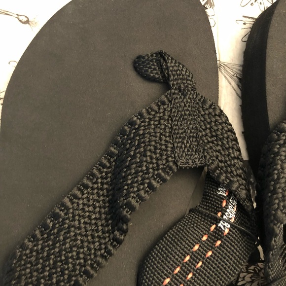 OP ocean pacific Womens Black Flip Flop Sandals - Picture 4 of 8